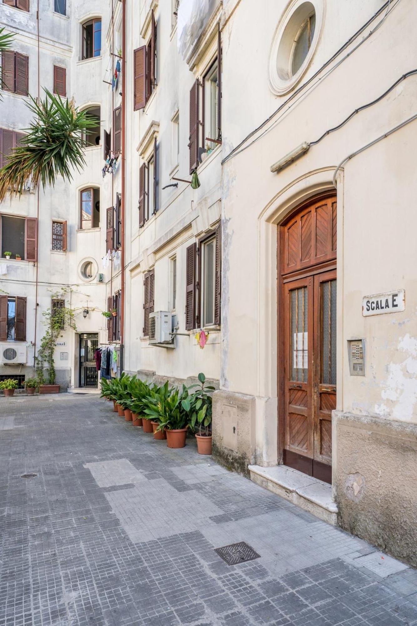 Fisher'S Apartment In Testaccio Rome Exterior photo